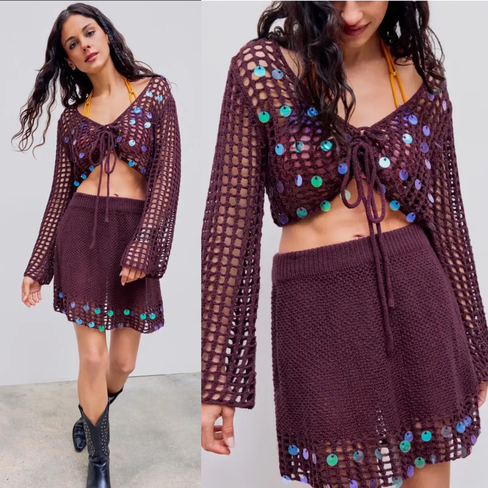 Cider NWT Burgundy Sequin Knotted Knitted Crop Top Size Medium - Picture 1 of 9